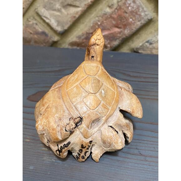 Vintage Hand Carved Parasite Wood Art‎ Turtle  Sculpture Figurine , signed - Picture 4 of 6